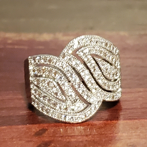 Silver Leaf Design Ring Check out the comments! - Picture 6 of 8